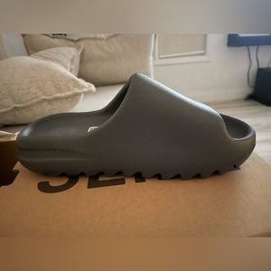 Yeezy Slide - men's